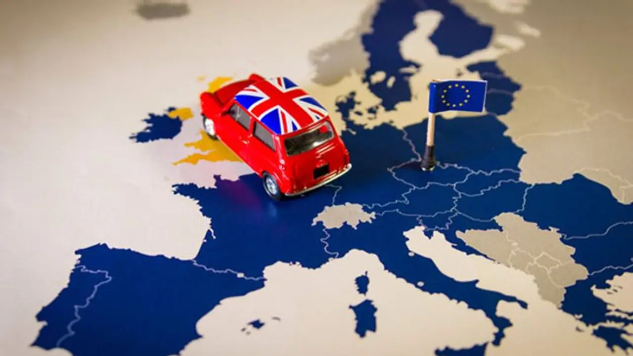 బ్రెగ్జిట్ ఎఫెక్ట్: కార్ల తయారీ కంపెనీలు విలవిల బ్రెగ్జిట్ ఎఫెక్ట్: కార్ల తయారీ కంపెనీలు విలవిల