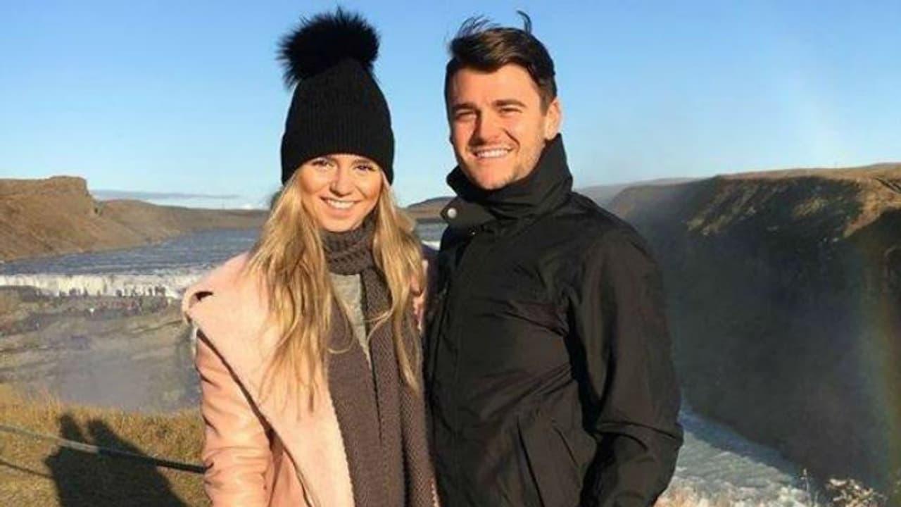 എല്ലാം മറന്നുപോയി; എന്നിട്ടും അവനെ മാത്രം അവള് വിട്ടുകളഞ്ഞില്ല... എല്ലാം മറന്നുപോയി; എന്നിട്ടും അവനെ മാത്രം അവള് വിട്ടുകളഞ്ഞില്ല...