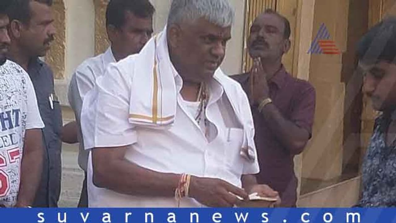 ಸರ್ಕಾರ ಬೀಳುತ್ತಿದ್ದರೂ ರೇವಣ್ಣರಿಂದ 700 ಮಂದಿಗೆ ಪ್ರಮೋಷನ್