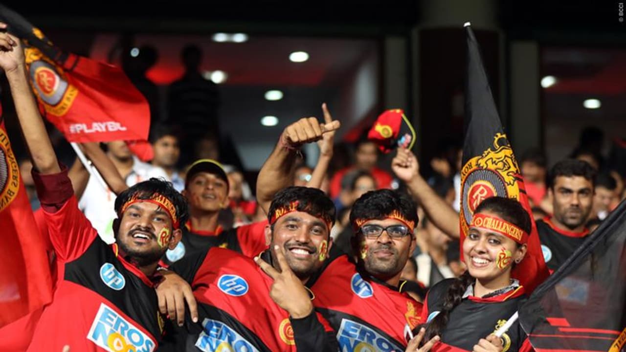 IPL 2022 ಮುಂಬೈ ವಾಂಖೇಡೆ ಮೈದಾನದಲ್ಲೇ RCB, RCB ಜಯಘೋಷ..! ವಿಡಿಯೋ ವೈರಲ್ IPL 2022 ಮುಂಬೈ ವಾಂಖೇಡೆ ಮೈದಾನದಲ್ಲೇ RCB, RCB ಜಯಘೋಷ..! ವಿಡಿಯೋ ವೈರಲ್