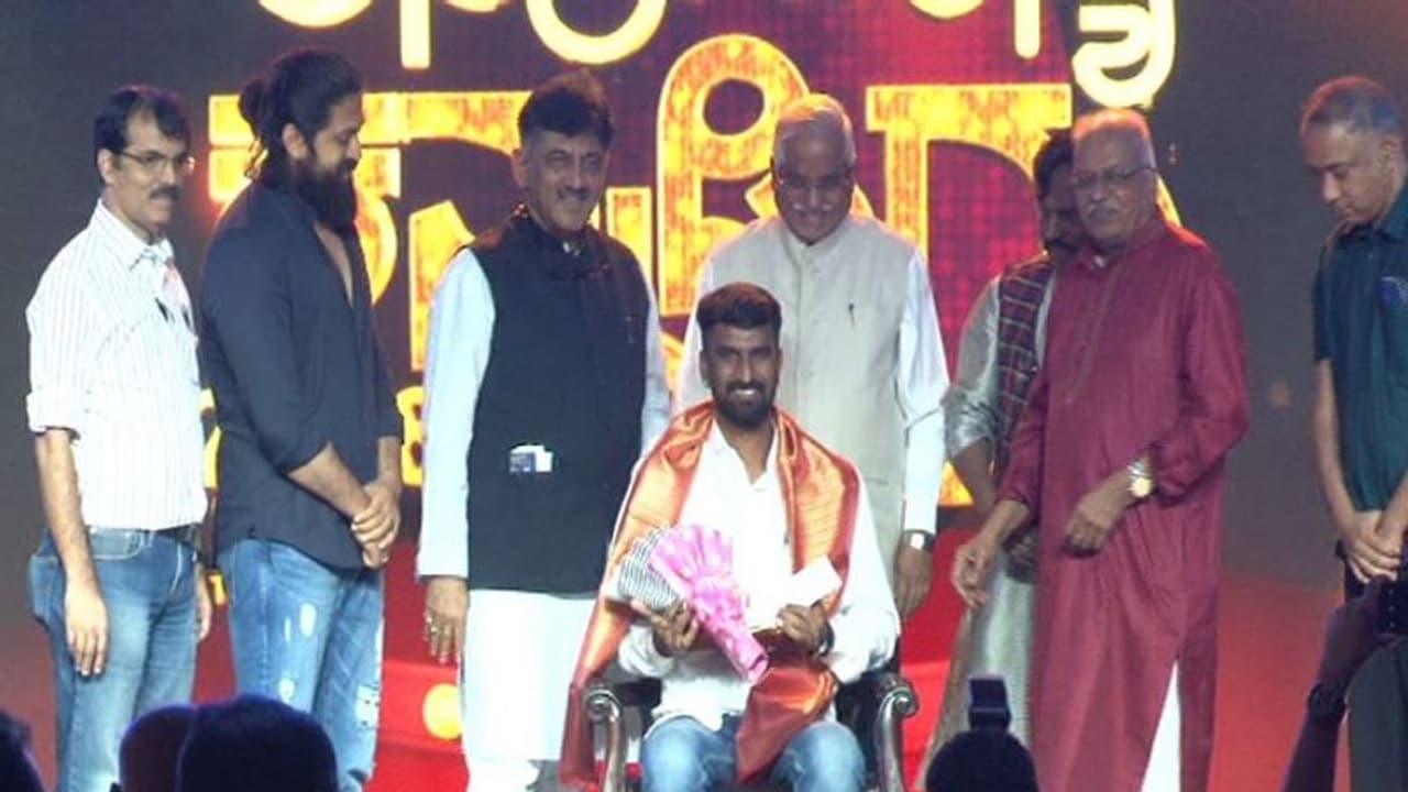 ‘ಯಶ್ ಬಣ್ಣ ಹಾಕಿ ನಾಟಕ ಮಾಡಿದ್ದಾರೆ, ನಾವು ಬಣ್ಣ ಹಾಕದೇ ನಾಟಕ ಮಾಡುತ್ತೇವೆ’ ಡಿಕೆಶಿ ಚಟಾಕಿ ‘ಯಶ್ ಬಣ್ಣ ಹಾಕಿ ನಾಟಕ ಮಾಡಿದ್ದಾರೆ, ನಾವು ಬಣ್ಣ ಹಾಕದೇ ನಾಟಕ ಮಾಡುತ್ತೇವೆ’ ಡಿಕೆಶಿ ಚಟಾಕಿ