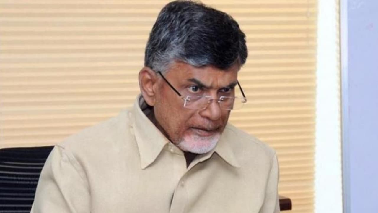 ఎన్టీఆర్ విగ్రహాలు ధ్వంసం కాకుండా చర్యలు తీసుకోండి.. డీజీపీకి లేఖ రాసిన చంద్రబాబు నాయడు ఎన్టీఆర్ విగ్రహాలు ధ్వంసం కాకుండా చర్యలు తీసుకోండి.. డీజీపీకి లేఖ రాసిన చంద్రబాబు నాయడు