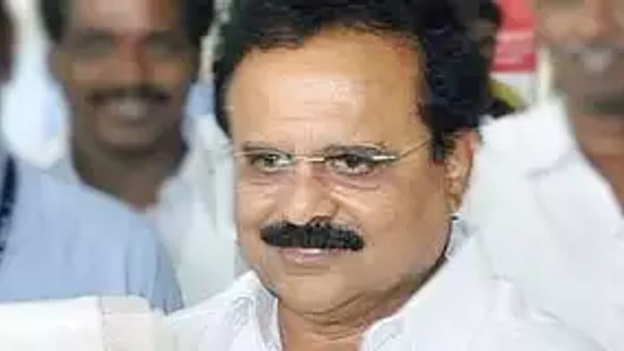 சிவகங்கை தொகுதியில் கார்த்தி சிதம்பரமா...? ப. சிதம்பரத்தை ரவுண்டு கட்டி விளாசிய சுதர்சன நாச்சியப்பன்! சிவகங்கை தொகுதியில் கார்த்தி சிதம்பரமா...? ப. சிதம்பரத்தை ரவுண்டு கட்டி விளாசிய சுதர்சன நாச்சியப்பன்!