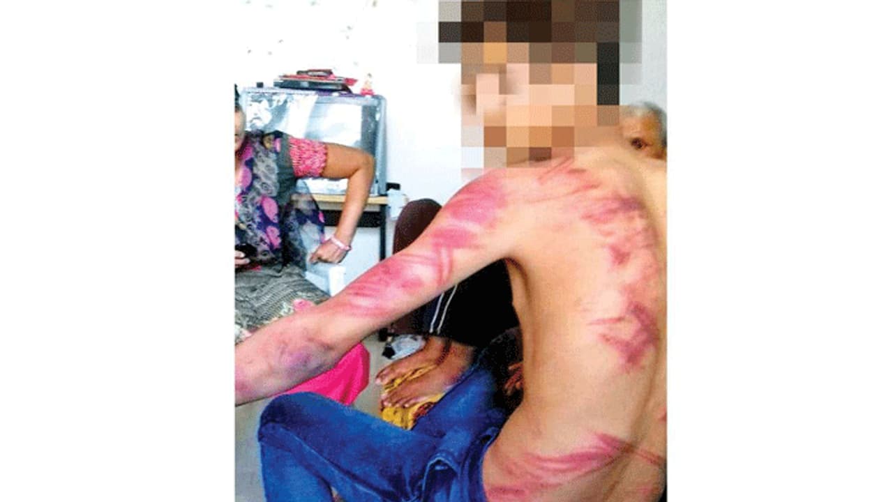 అగ్రకులం అమ్మాయితో ఎఫైర్ పెట్టుకున్నాడని..