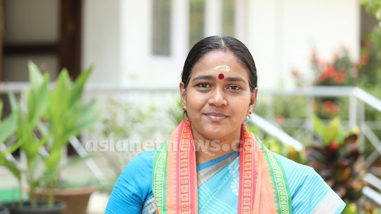 തഴയപ്പെട്ടവർക്ക് അർഹമായ പരിഗണന; ശോഭാ സുരേന്ദ്രന്റെ പരാതികള് പരിഹരിക്കുമെന്ന് കേന്ദ്രനേതൃത്വം തഴയപ്പെട്ടവർക്ക് അർഹമായ പരിഗണന; ശോഭാ സുരേന്ദ്രന്റെ പരാതികള് പരിഹരിക്കുമെന്ന് കേന്ദ്രനേതൃത്വം