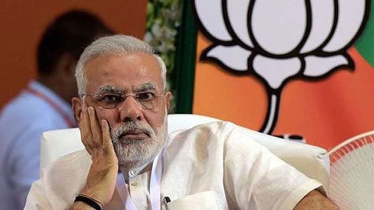 ’மோடிக்காக ஓட்டுக்கேட்டு வந்தால் கன்னத்தில் அறைந்து பல்லை உடையுங்கள்’...எம்.எல்.ஏ.வின் கொலைவெறிப் பேச்சு... ’மோடிக்காக ஓட்டுக்கேட்டு வந்தால் கன்னத்தில் அறைந்து பல்லை உடையுங்கள்’...எம்.எல்.ஏ.வின் கொலைவெறிப் பேச்சு...