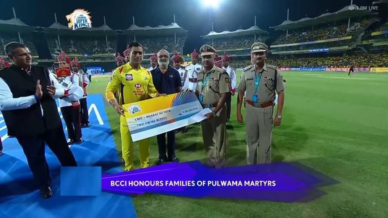 IPL 2019: ಪುಲ್ವಾಮಾ ಹುತಾತ್ಮ ಕುಟುಂಬಕ್ಕೆ CSK 2 ಕೋಟಿ ನೆರವು! IPL 2019: ಪುಲ್ವಾಮಾ ಹುತಾತ್ಮ ಕುಟುಂಬಕ್ಕೆ CSK 2 ಕೋಟಿ ನೆರವು!