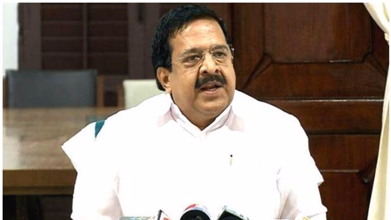 പർദ്ദ ധരിച്ചെത്തുന്നവർ വോട്ട് ചെയ്യരുതെന്ന പ്രസ്താവന ജാള്യത മറയ്ക്കാനെന്ന് ചെന്നിത്തല