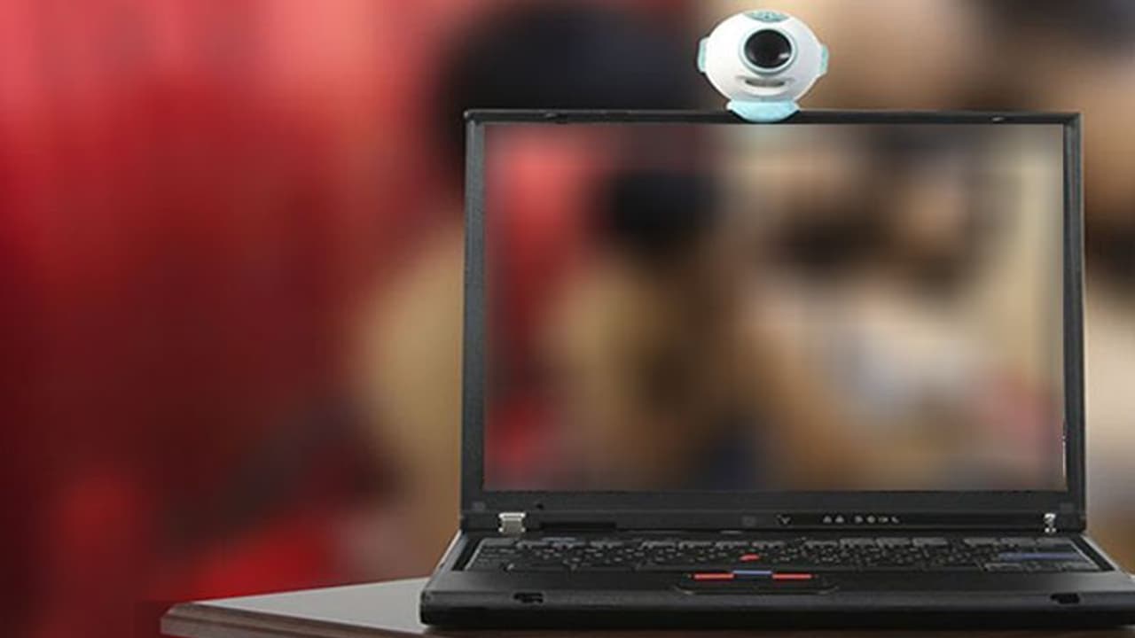 ಮಾಜಿ ಪ್ರೇಯಸಿಯ ಫೋಟೋ ಅಶ್ಲೀಲ ವೆಬ್ಸೈಟ್ಗೆ ಹಾಕಿದ! ಮಾಜಿ ಪ್ರೇಯಸಿಯ ಫೋಟೋ ಅಶ್ಲೀಲ ವೆಬ್ಸೈಟ್ಗೆ ಹಾಕಿದ!