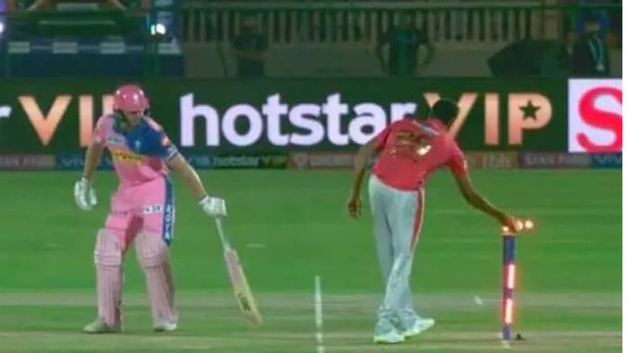 ಮಂಕಡ್ ರನೌಟ್ ಮೂಲಕ ಅಭಿಮಾನಿಗಳಿಗೆ ಲಾಕ್ಡೌನ್ ಎಚ್ಚರಿಕೆ ನೀಡಿದ ಅಶ್ವಿನ್! ಮಂಕಡ್ ರನೌಟ್ ಮೂಲಕ ಅಭಿಮಾನಿಗಳಿಗೆ ಲಾಕ್ಡೌನ್ ಎಚ್ಚರಿಕೆ ನೀಡಿದ ಅಶ್ವಿನ್!