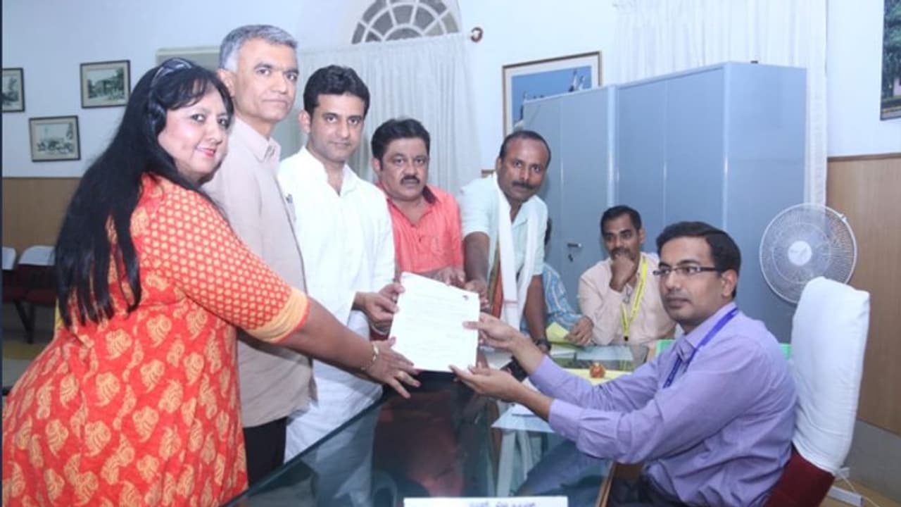 ಬೆಂ. ಕೇಂದ್ರದಿಂದ ರಿಜ್ವಾನ್ ಕಾಂಗ್ರೆಸ್ ಅಭ್ಯರ್ಥಿ: 5 ವರ್ಷಕ್ಕೆ 5 ಪಟ್ಟು ಹೆಚ್ಚಾಯ್ತು ಆಸ್ತಿ! ಬೆಂ. ಕೇಂದ್ರದಿಂದ ರಿಜ್ವಾನ್ ಕಾಂಗ್ರೆಸ್ ಅಭ್ಯರ್ಥಿ: 5 ವರ್ಷಕ್ಕೆ 5 ಪಟ್ಟು ಹೆಚ್ಚಾಯ್ತು ಆಸ್ತಿ!