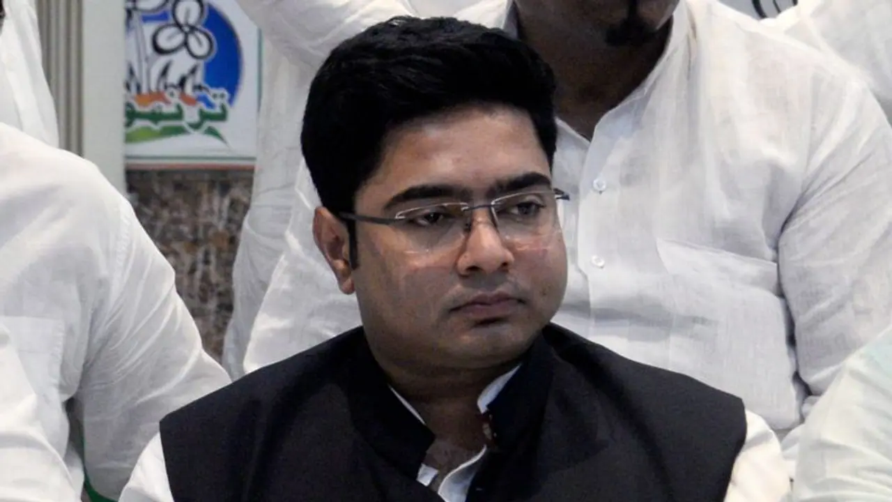 ममता बनर्जी की रिश्तेदार रुजीरा नरूला  अब नागरिकता छुपाने के मामले में फंसी