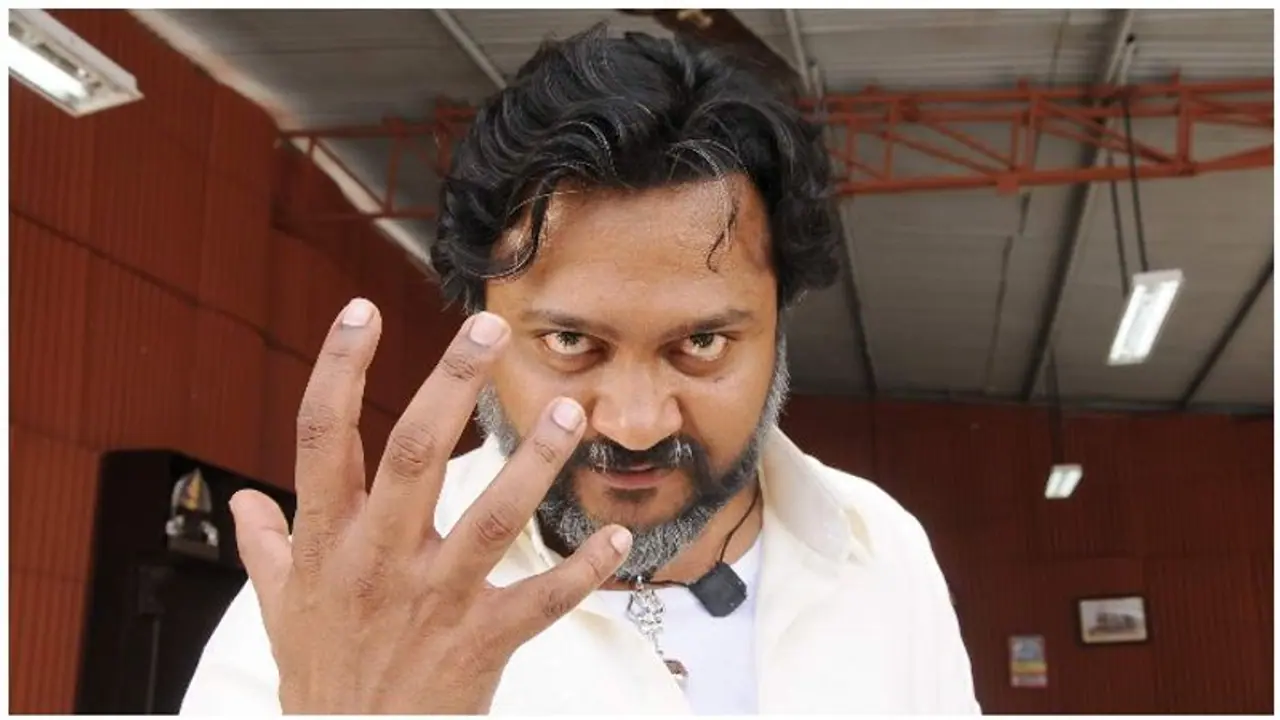 ‘தயாரிப்பாளரை அழித்தே தீருவேன் என்று பேசுவது ஒரு நடிகனுக்கு அழகா?...பாபி சிம்ஹாவைக் காய்ச்சும் இயக்குநர்... ‘தயாரிப்பாளரை அழித்தே தீருவேன் என்று பேசுவது ஒரு நடிகனுக்கு அழகா?...பாபி சிம்ஹாவைக் காய்ச்சும் இயக்குநர்...