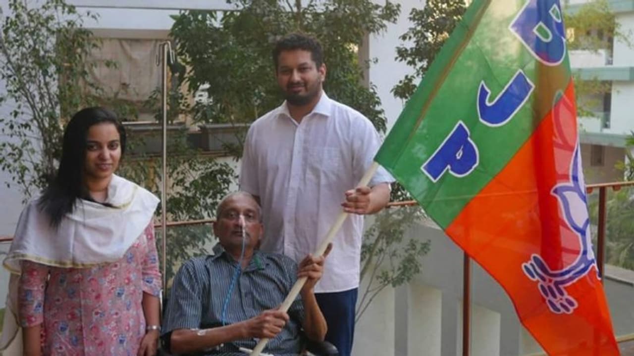 Goa Assembly Election 2022: কোন পথে মনোহর পারিক্করের ছেলে উৎপল, বিজেপির তালিকা থেকে 'নিখোঁজ' Goa Assembly Election 2022: কোন পথে মনোহর পারিক্করের ছেলে উৎপল, বিজেপির তালিকা থেকে 'নিখোঁজ'