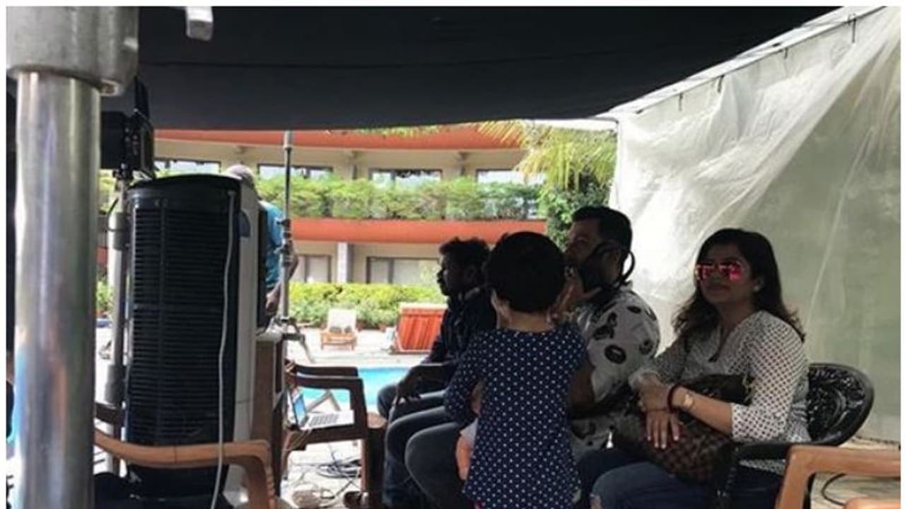 ഇനി വീട്ടില് വന്ന് ഒരു മാസം ഉറങ്ങണം; സുപ്രിയയുടെ ഫോട്ടോയ്ക്ക് പൃഥ്വിരാജിന്റെ മറുപടി ഇനി വീട്ടില് വന്ന് ഒരു മാസം ഉറങ്ങണം; സുപ്രിയയുടെ ഫോട്ടോയ്ക്ക് പൃഥ്വിരാജിന്റെ മറുപടി