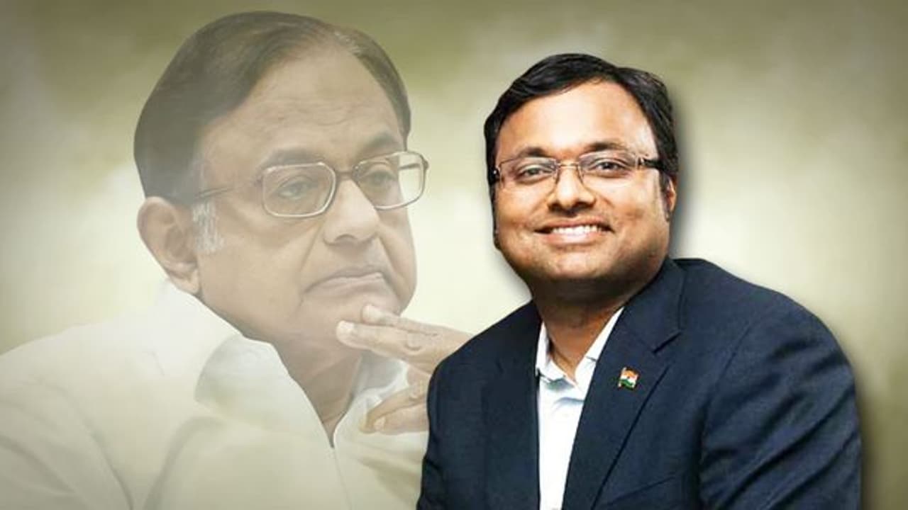 மகன் கார்த்தியுடன் ப.சிதம்பரம் கிரேட் எஸ்கேப்... சிவகங்கையில் ஹெச்.ராஜா சொன்னது நடந்து விடுமோ..? மகன் கார்த்தியுடன் ப.சிதம்பரம் கிரேட் எஸ்கேப்... சிவகங்கையில் ஹெச்.ராஜா சொன்னது நடந்து விடுமோ..?