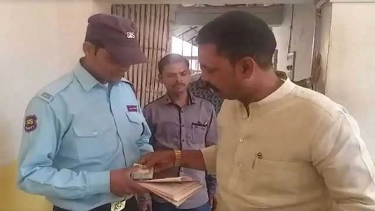 ಬಿಜೆಪಿ ತೊರೆದು ಚೌಕಿದಾರನಿಗೆ ರಾಜೀನಾಮೆ ಪತ್ರ ಕೊಟ್ಟ ಸಂಸದ! ಬಿಜೆಪಿ ತೊರೆದು ಚೌಕಿದಾರನಿಗೆ ರಾಜೀನಾಮೆ ಪತ್ರ ಕೊಟ್ಟ ಸಂಸದ!