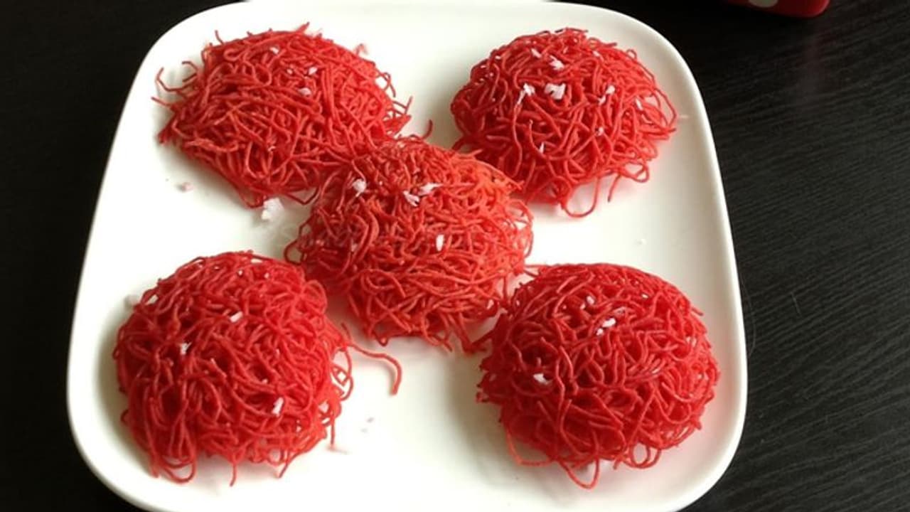 ബീറ്റ്റൂട്ട് ഇടിയപ്പം തയ്യാറാക്കാം ബീറ്റ്റൂട്ട് ഇടിയപ്പം തയ്യാറാക്കാം