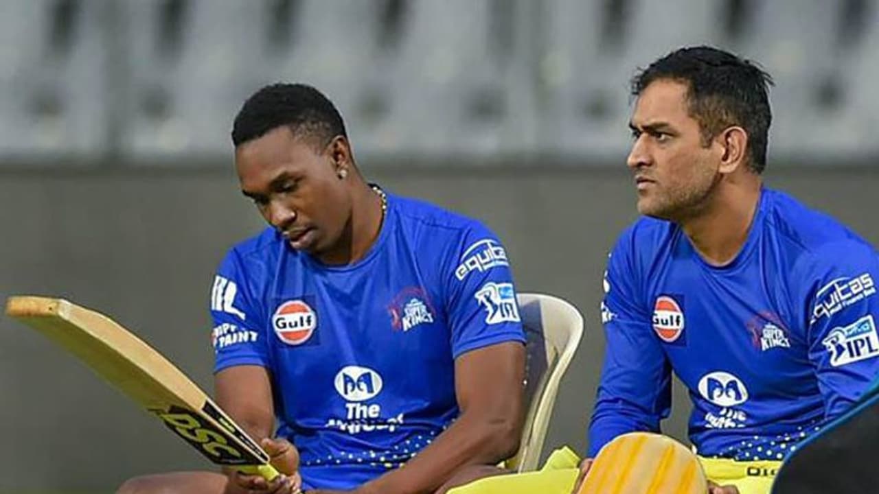 கிழட்டு பயலேனு கிண்டலடித்த தோனி.. தலயிடம் சவால் விட்டு தோற்ற பிராவோ.. சுவாரஸ்ய தகவல் கிழட்டு பயலேனு கிண்டலடித்த தோனி.. தலயிடம் சவால் விட்டு தோற்ற பிராவோ.. சுவாரஸ்ய தகவல்