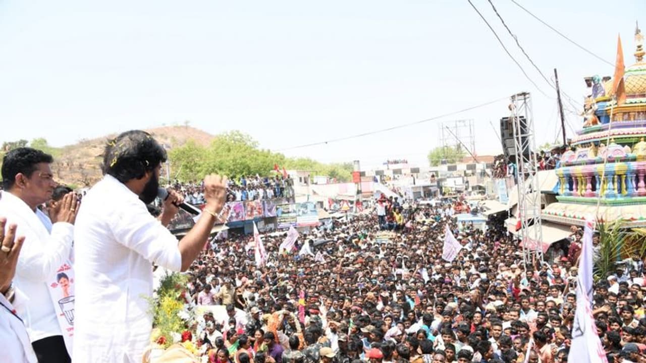 స్నేహమంటే ఇదేనా: అలీపై మండిపడ్డ పవన్