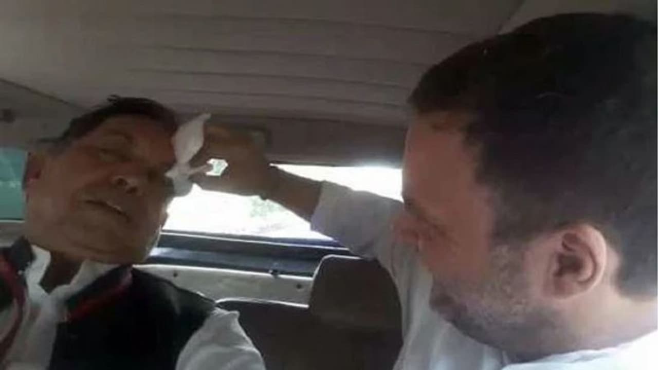 ಗಾಯಗೊಂಡ ಪತ್ರಕರ್ತನ ಉಪಚರಿಸಿದ ರಾಹುಲ್: 'ಸಂವಾದ' ಬಹಿರಂಗ! ಗಾಯಗೊಂಡ ಪತ್ರಕರ್ತನ ಉಪಚರಿಸಿದ ರಾಹುಲ್: 'ಸಂವಾದ' ಬಹಿರಂಗ!