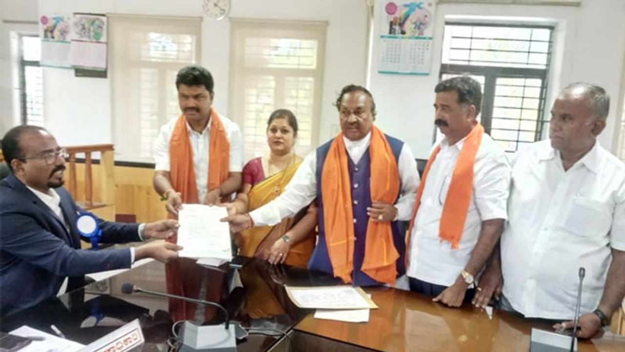 ಮಗನ ನಾಮಪತ್ರ ಸಲ್ಲಿಕೆಗೆ ಬಿ.ಎಸ್.ಯಡಿಯೂರಪ್ಪ ಗೈರು