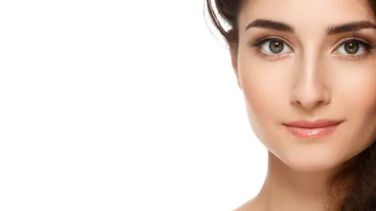 ചൂടേറ്റ് വാടിപ്പോയ മുഖത്തിന്റെ തിളക്കം വീണ്ടെടുക്കാന് ഒരു വഴി... ചൂടേറ്റ് വാടിപ്പോയ മുഖത്തിന്റെ തിളക്കം വീണ്ടെടുക്കാന് ഒരു വഴി...