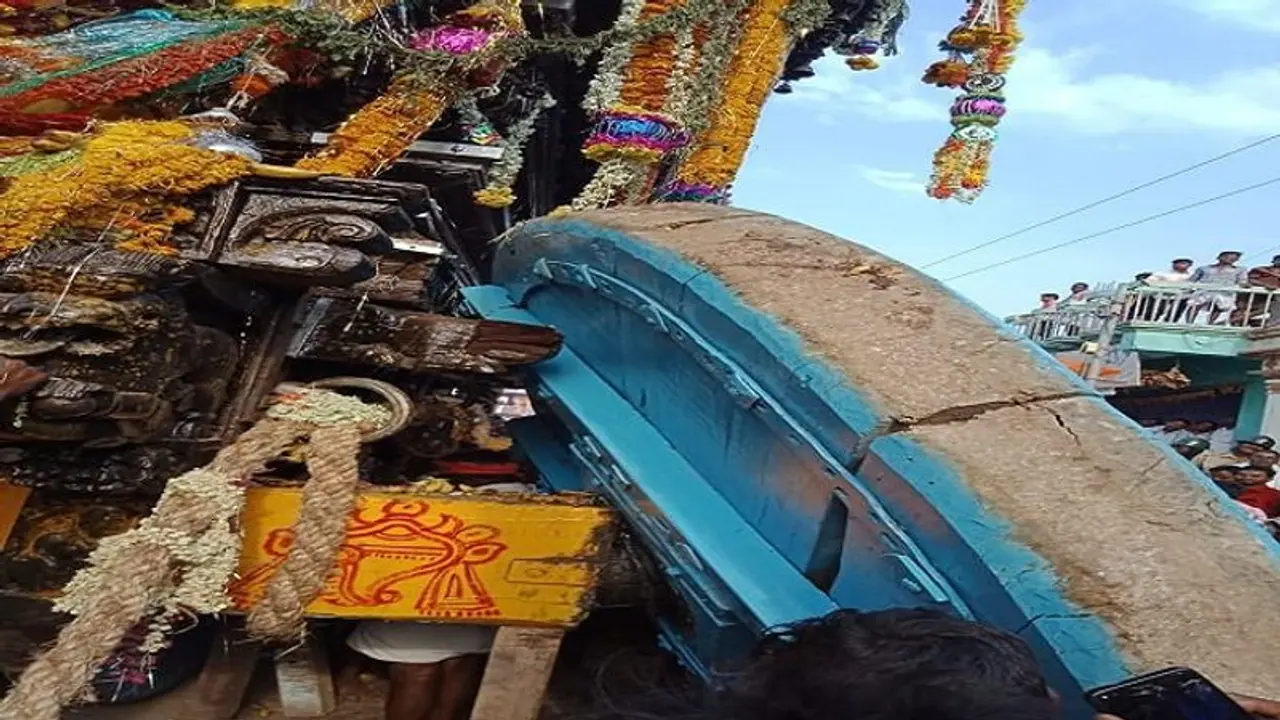 ಕನಕಗಿರಿ ದೇವಾಲಯದ ವೇಳೆ ಮುರಿದ ರಥದ ಇರುಸು ಕನಕಗಿರಿ ದೇವಾಲಯದ ವೇಳೆ ಮುರಿದ ರಥದ ಇರುಸು