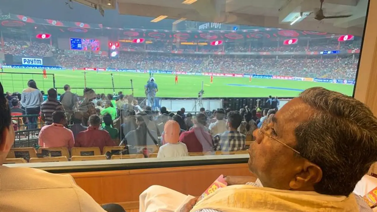 Siddaramaiah finds time to watch RCB vs Mumbai Indians match [Pics]