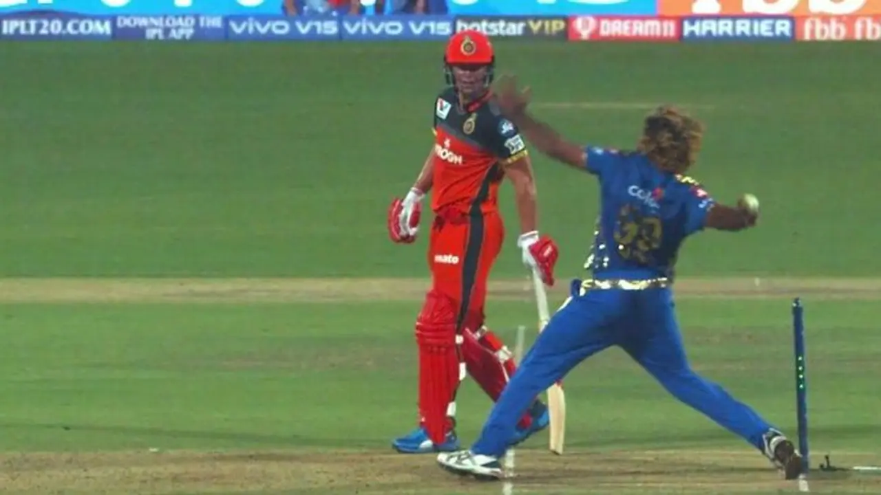 ಕೊನೆ ಎಸೆತ ನೋ ಬಾಲ್: ಅಂಪೈರ್ ಮೇಲೆ ಕ್ರಿಕೆಟಿಗರು ಸಿಡಿಮಿಡಿ ಕೊನೆ ಎಸೆತ ನೋ ಬಾಲ್: ಅಂಪೈರ್ ಮೇಲೆ ಕ್ರಿಕೆಟಿಗರು ಸಿಡಿಮಿಡಿ