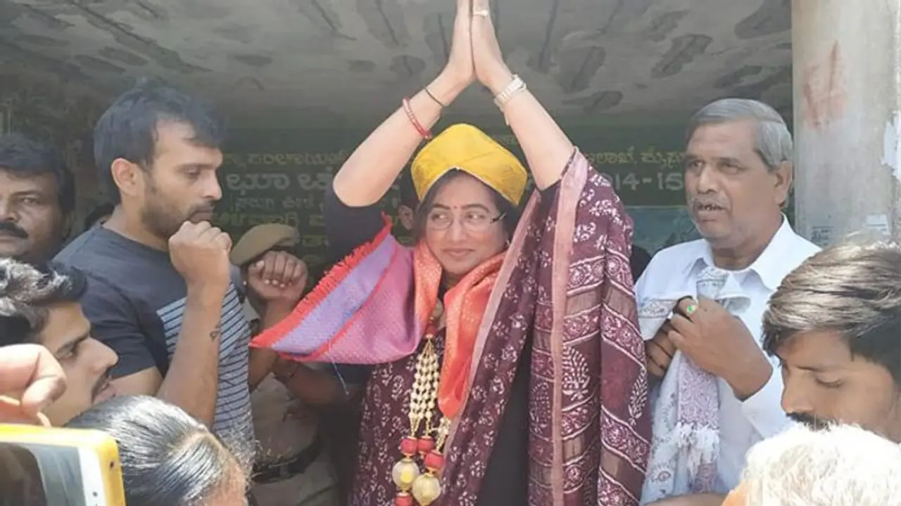 Mandya: Sumalatha Ambareesh obtains symbol; district commissioner complains