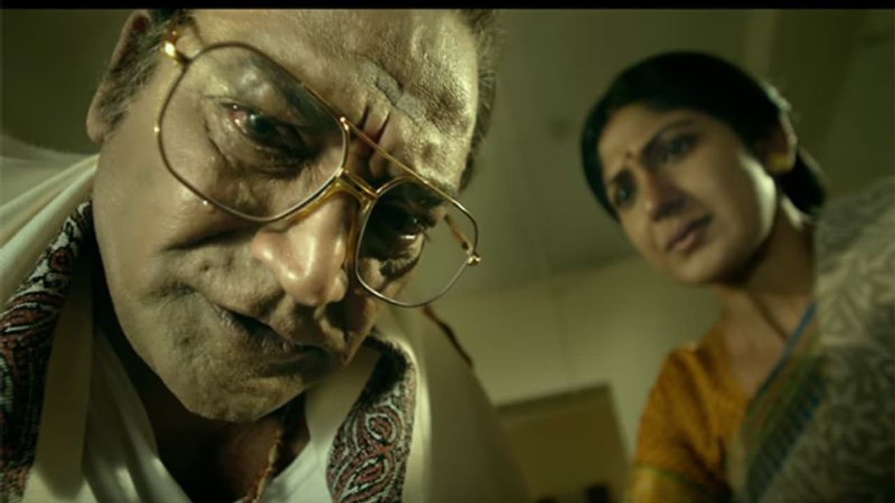 ఏపీ ప్రేక్షకుల ముందుకు 'లక్ష్మీస్ ఎన్టీఆర్'.. పైరసీ రూపంలో! ఏపీ ప్రేక్షకుల ముందుకు 'లక్ష్మీస్ ఎన్టీఆర్'.. పైరసీ రూపంలో!