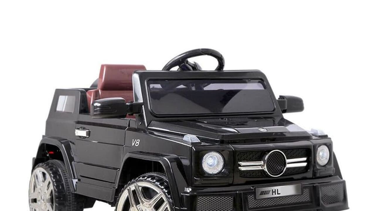 ಆಟಿಕೆ ಕಾರಿನಲ್ಲಿ ಮುಖ್ಯ ರಸ್ತೆಗೆ ಬಂದ ಪುಟಾಣಿ ಕಕ್ಕಾಬಿಕ್ಕಿಯಾದ ಪೊಲೀಸ್! ಆಟಿಕೆ ಕಾರಿನಲ್ಲಿ ಮುಖ್ಯ ರಸ್ತೆಗೆ ಬಂದ ಪುಟಾಣಿ ಕಕ್ಕಾಬಿಕ್ಕಿಯಾದ ಪೊಲೀಸ್!