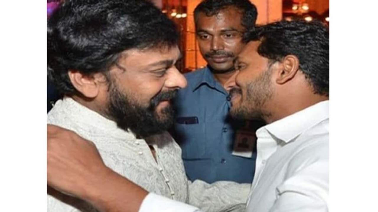 ప్రజాశాంతి అభ్యర్థులు: చిరుపై పడిన దెబ్బనే జగన్ పై... ప్రజాశాంతి అభ్యర్థులు: చిరుపై పడిన దెబ్బనే జగన్ పై...