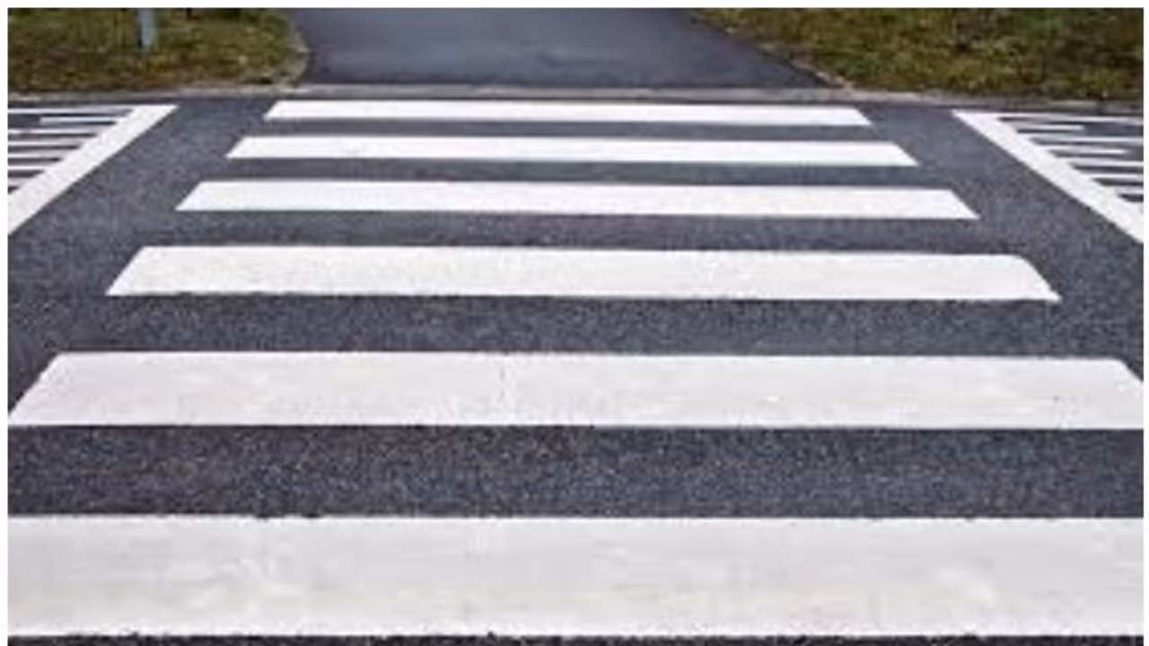 കോഴിക്കോട് സീബ്രാ ലൈനിൽ തുടർച്ചയായി ട്രാഫിക് നിയമലംഘനം നടത്തിയ 43 പേര്‍ക്കെതിരെ കേസെടുത്തു