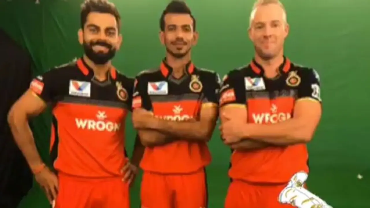 IPL 2019: ಕೊಹ್ಲಿ, ABD ಜೊತೆ ಚಹಾಲ್ ಗಲ್ಲಿ ಡ್ಯಾನ್ಸ್ IPL 2019: ಕೊಹ್ಲಿ, ABD ಜೊತೆ ಚಹಾಲ್ ಗಲ್ಲಿ ಡ್ಯಾನ್ಸ್