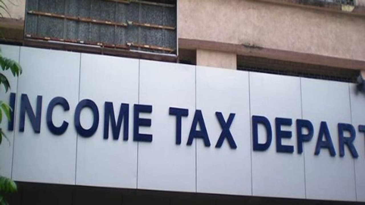 అంతా చట్టప్రకారమే.. సిద్ధార్థను మేం ఇబ్బంది పెట్టలేదు: ఐటీ శాఖ అంతా చట్టప్రకారమే.. సిద్ధార్థను మేం ఇబ్బంది పెట్టలేదు: ఐటీ శాఖ