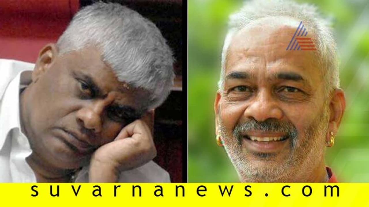 ನಿಂಬೆಹಣ್ಣು ಹಿಡಿದು ಐಟಿ ದಾಳಿ ತಪ್ಪಿಸೋಕೆ ಆಯ್ತಾ?: ಮಂಜು ಪ್ರಶ್ನೆಗೆ ರೇವಣ್ಣ ತಬ್ಬಿಬ್ಬು ನಿಂಬೆಹಣ್ಣು ಹಿಡಿದು ಐಟಿ ದಾಳಿ ತಪ್ಪಿಸೋಕೆ ಆಯ್ತಾ?: ಮಂಜು ಪ್ರಶ್ನೆಗೆ ರೇವಣ್ಣ ತಬ್ಬಿಬ್ಬು