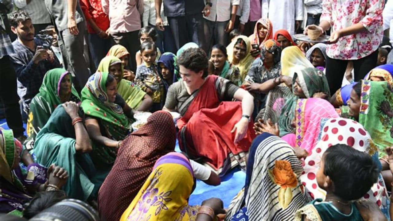 ರಾಜ್ಯದಲ್ಲಿ ಪ್ರಿಯಾಂಕಾ ಗಾಂಧಿ ಸೇರಿ 40 ಮಂದಿ ಸ್ಟಾರ್ ಪ್ರಚಾರಕರು: ಇಲ್ಲಿದೆ ಪಟ್ಟಿ! ರಾಜ್ಯದಲ್ಲಿ ಪ್ರಿಯಾಂಕಾ ಗಾಂಧಿ ಸೇರಿ 40 ಮಂದಿ ಸ್ಟಾರ್ ಪ್ರಚಾರಕರು: ಇಲ್ಲಿದೆ ಪಟ್ಟಿ!