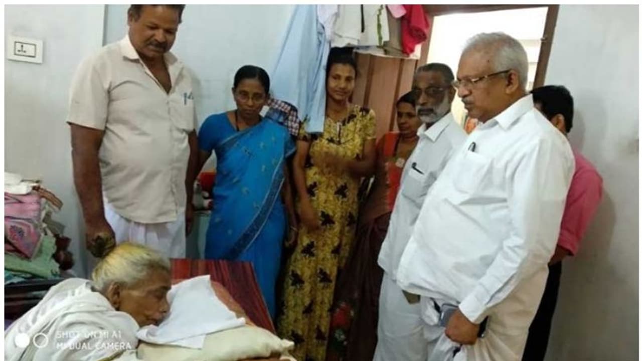 ഐആർപിസിയിലെ അന്തേവാസികളുടെ അനുഗ്രഹം വാങ്ങി പി ജയരാജൻ ഇന്ന് പത്രിക നൽകും ഐആർപിസിയിലെ അന്തേവാസികളുടെ അനുഗ്രഹം വാങ്ങി പി ജയരാജൻ ഇന്ന് പത്രിക നൽകും