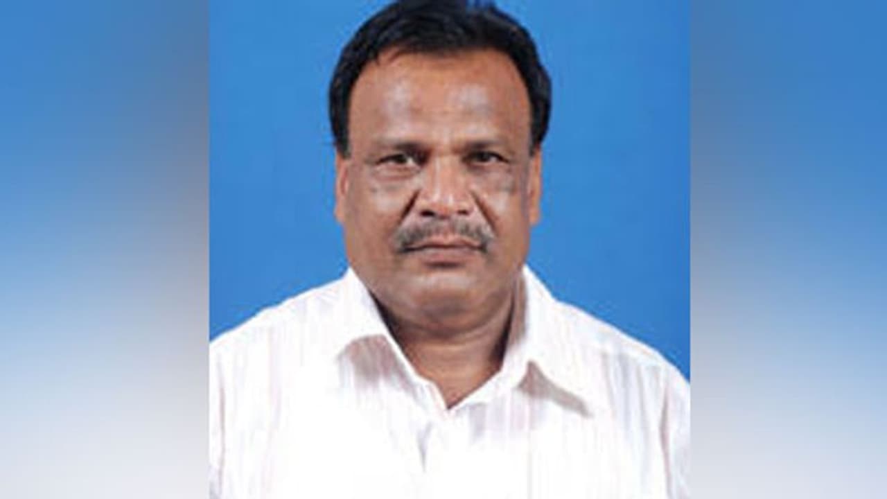 ഒഡീഷയിൽ ബിജെപിക്ക് തിരിച്ചടി; സ്ഥാനാർത്ഥി ബിജെഡിയിൽ ചേർന്നു ഒഡീഷയിൽ ബിജെപിക്ക് തിരിച്ചടി; സ്ഥാനാർത്ഥി ബിജെഡിയിൽ ചേർന്നു