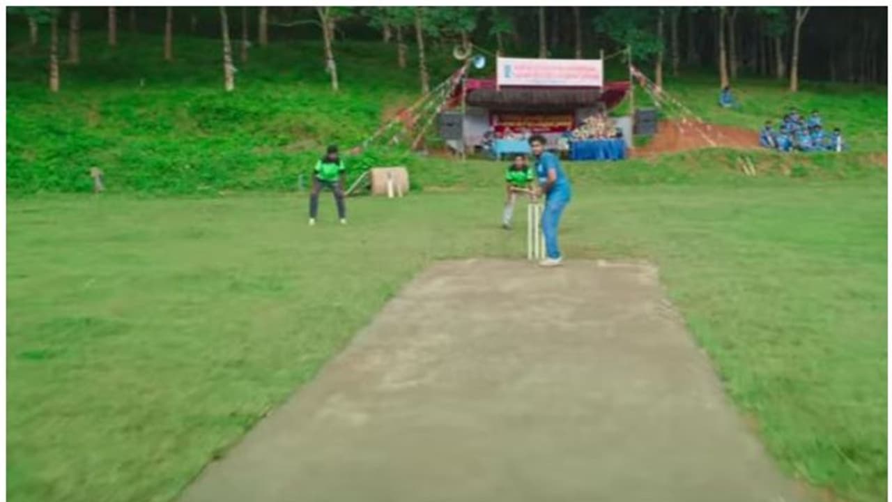 ചിരിയും പ്രണയവുമായി ധ്യാനിന്റെ 'സച്ചിൻ'; ട്രെയിലര് കാണാം! ചിരിയും പ്രണയവുമായി ധ്യാനിന്റെ 'സച്ചിൻ'; ട്രെയിലര് കാണാം!