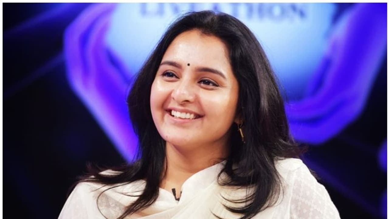 'മനുഷ്യരാശിയുടെ ചെറുത്തു നിൽപ്പ്, ഈ യുദ്ധം നമ്മള് ജയിക്കും'; കൊവിഡ് വാക്സീൻ യജ്ഞത്തിൽ മഞ്ജു വാര്യർ 'മനുഷ്യരാശിയുടെ ചെറുത്തു നിൽപ്പ്, ഈ യുദ്ധം നമ്മള് ജയിക്കും'; കൊവിഡ് വാക്സീൻ യജ്ഞത്തിൽ മഞ്ജു വാര്യർ