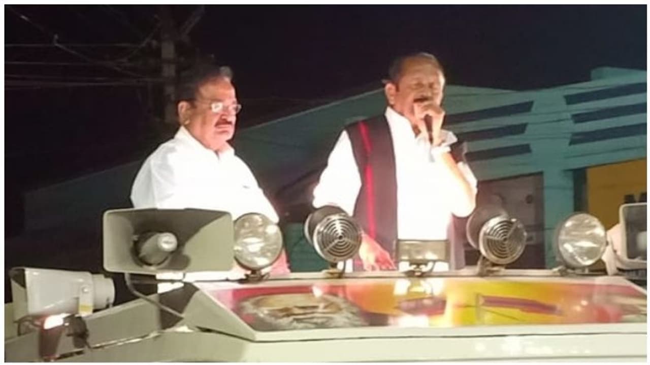 ஆளுங்கட்சியில் உச்சக்கட்ட குழப்பம்! ஈரோட்டில் முந்தி செல்லும் கணேச மூர்த்தி!! ஆளுங்கட்சியில் உச்சக்கட்ட குழப்பம்! ஈரோட்டில் முந்தி செல்லும் கணேச மூர்த்தி!!