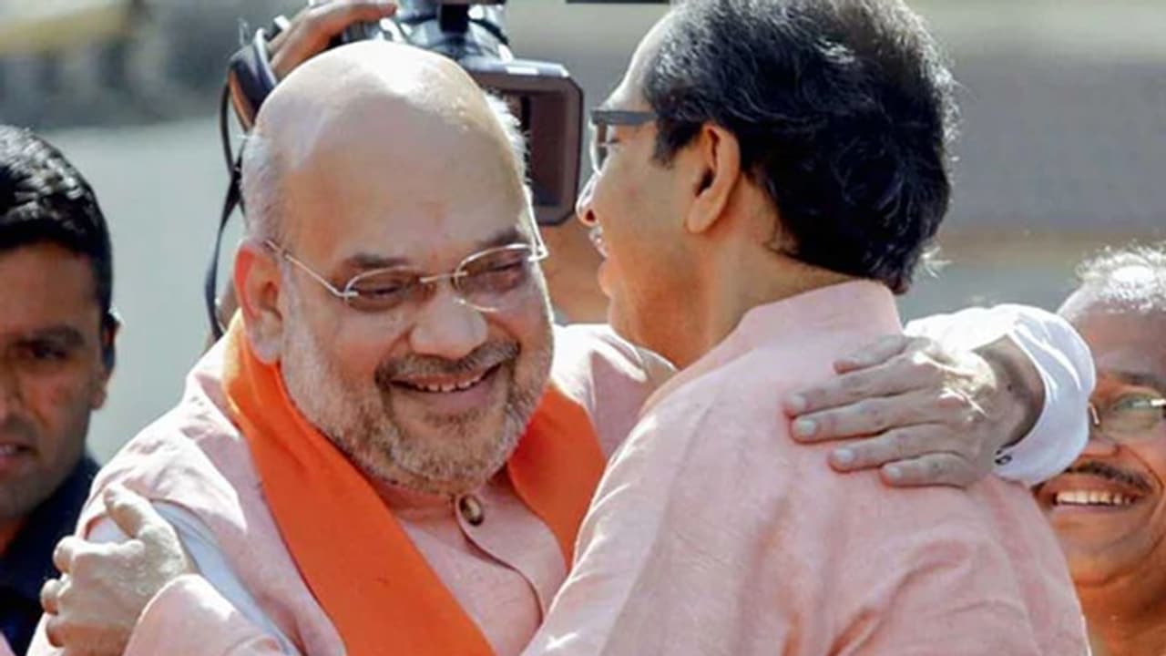 'ഞങ്ങൾക്ക് നേതാവായി പ്രധാനമന്ത്രി മോദിയുണ്ട്, ആരാണ് നിങ്ങളുടെ നേതാവ്?': പ്രതിപക്ഷത്തെ വെല്ലുവിളിച്ച് ഉദ്ധവ് താക്കറേ 'ഞങ്ങൾക്ക് നേതാവായി പ്രധാനമന്ത്രി മോദിയുണ്ട്, ആരാണ് നിങ്ങളുടെ നേതാവ്?': പ്രതിപക്ഷത്തെ വെല്ലുവിളിച്ച് ഉദ്ധവ് താക്കറേ