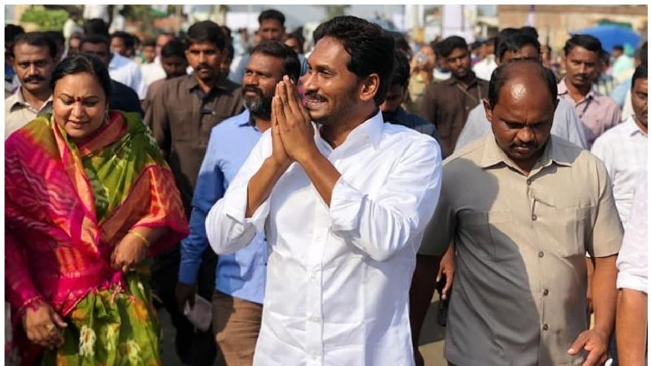 Jagan Reddy says YSRCP forgives Congress fuelling alliance buzz; BJP thinks otherwise