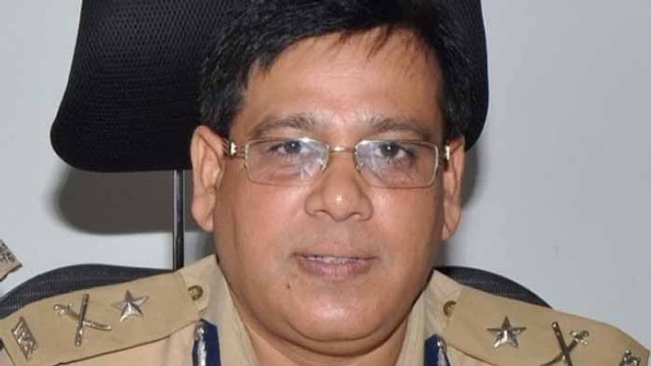 ఏపీ ఇంటెలిజెన్స్ చీఫ్గా విశ్వజిత్.. ఆదేశాలు జారీ చేసిన ఈసీ ఏపీ ఇంటెలిజెన్స్ చీఫ్గా విశ్వజిత్.. ఆదేశాలు జారీ చేసిన ఈసీ