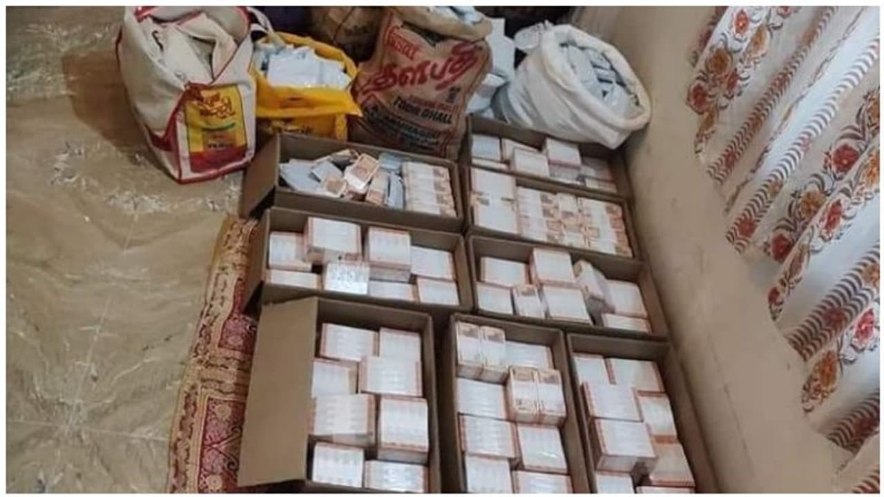 கதிர் ஆனந்தின் அந்த ரூ.11 கோடி... இன்ஸ்பெக்டரை தூக்கியடித்த துரைமுருகன்..! கதிர் ஆனந்தின் அந்த ரூ.11 கோடி... இன்ஸ்பெக்டரை தூக்கியடித்த துரைமுருகன்..!