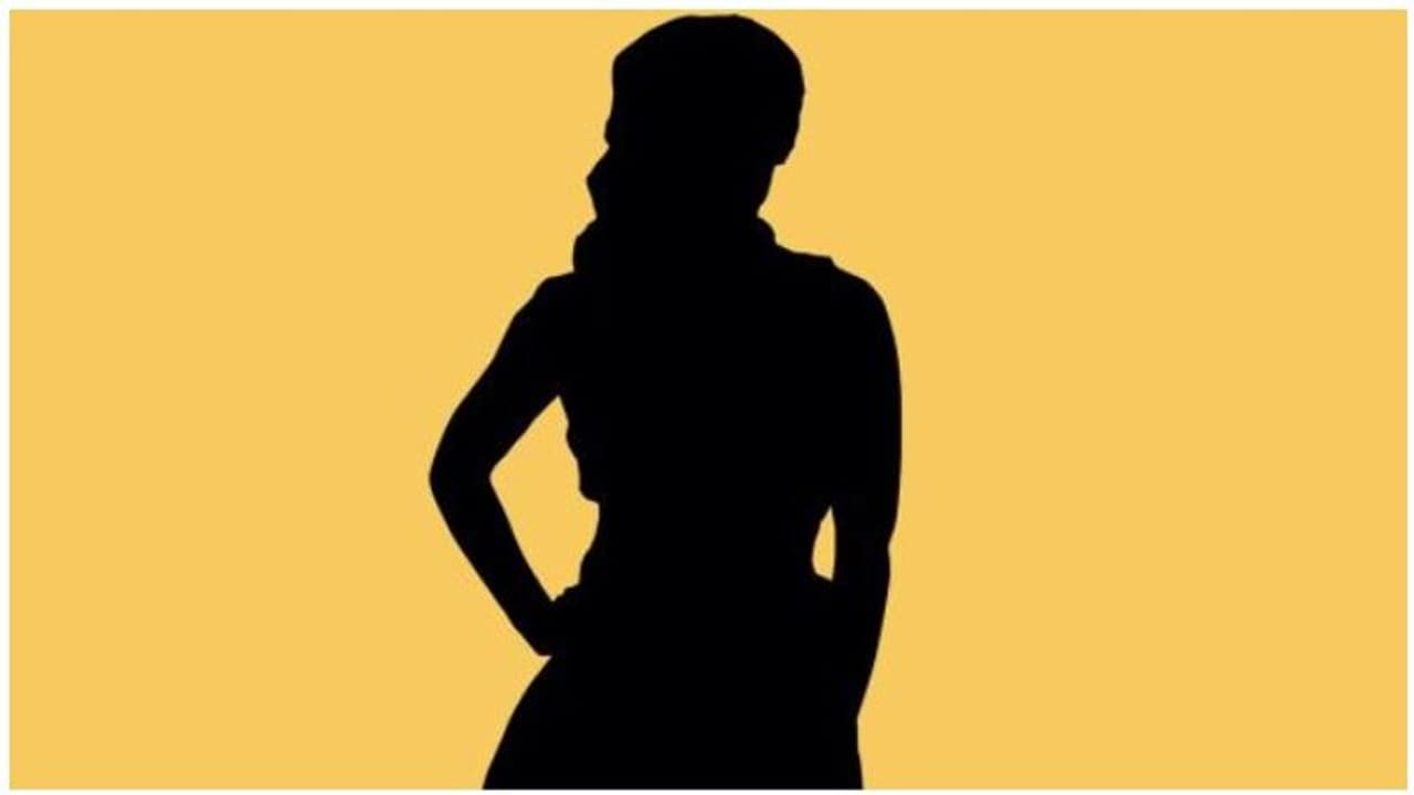 ”உள்ளாடைகள் எதுவும் அணியாமல் ஃபோட்டோ ஷூட்டுக்கு வரச்சொல்லி அந்த டைரக்டர் அழைத்தார்”...பகீர் புகார் கூறும் முன்னணி நடிகை... ”உள்ளாடைகள் எதுவும் அணியாமல் ஃபோட்டோ ஷூட்டுக்கு வரச்சொல்லி அந்த டைரக்டர் அழைத்தார்”...பகீர் புகார் கூறும் முன்னணி நடிகை...