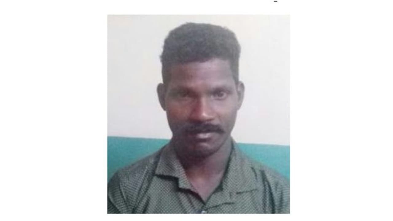 14 വര്ഷം ഒളിവില്; ഒടുവില് പൊലീസിന്റെ പിടിയില് 14 വര്ഷം ഒളിവില്; ഒടുവില് പൊലീസിന്റെ പിടിയില്